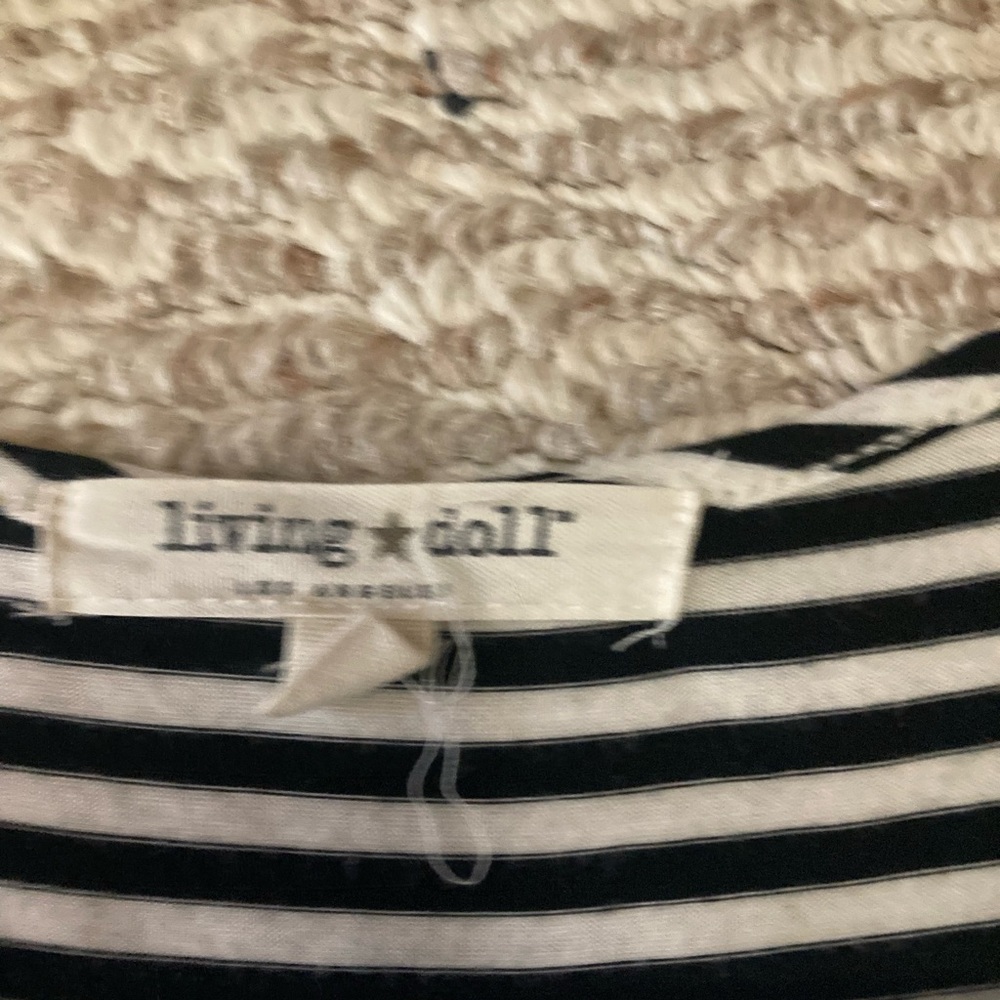Crop black white